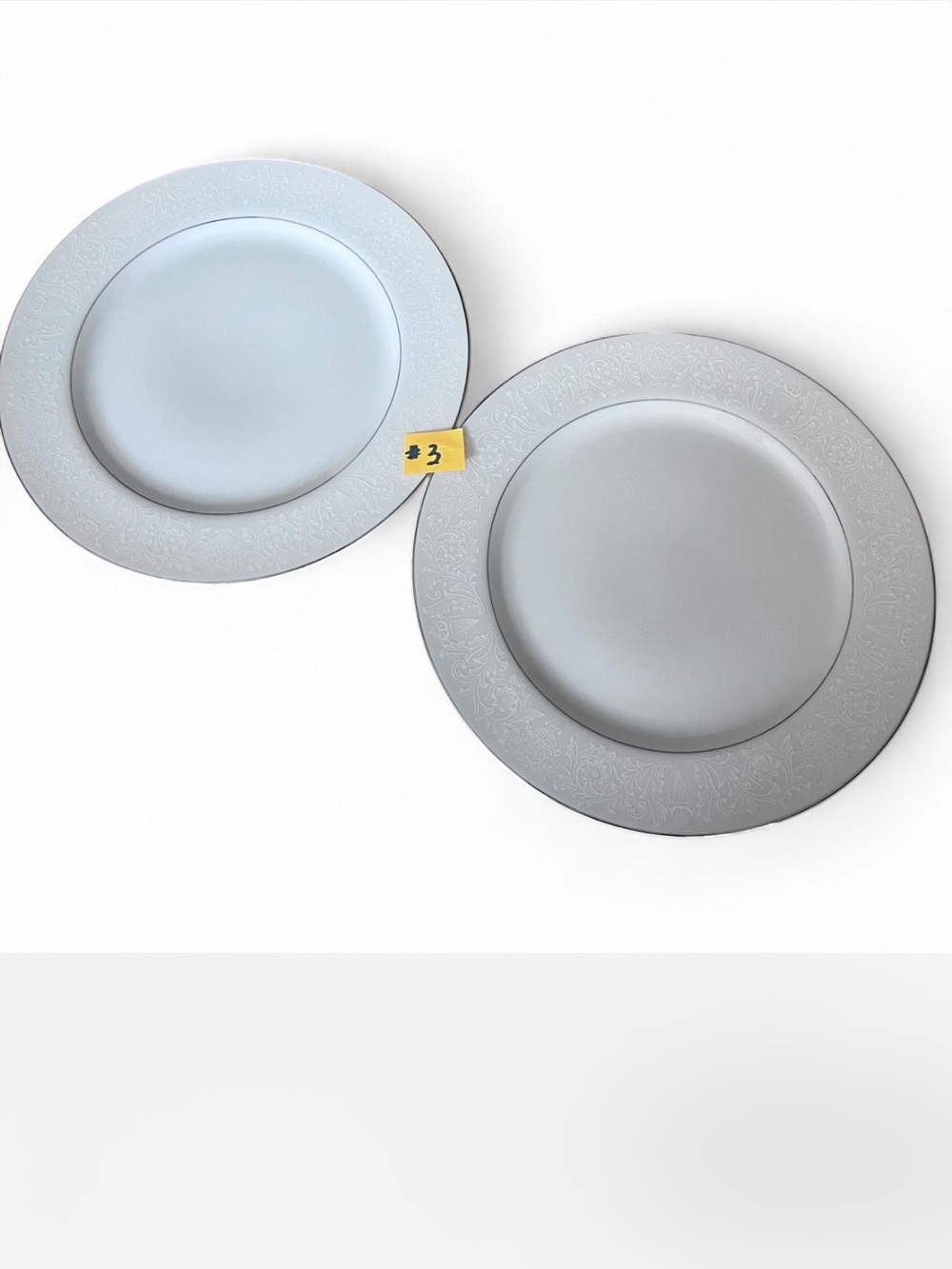 Vintage Crown Victoria Lovelace China dinner plates - Set of 2